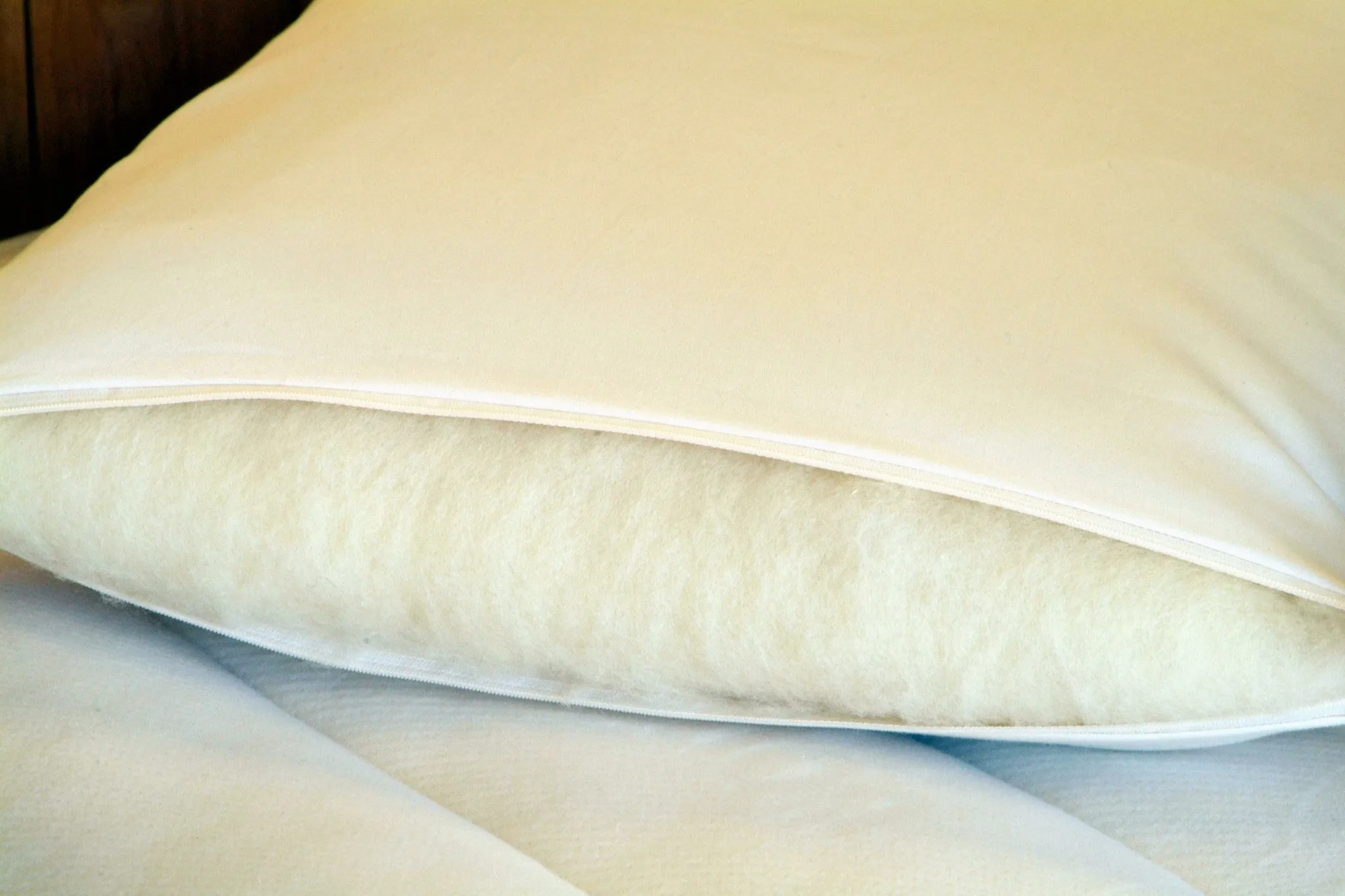 100% Natural Solid Latex Wrapped in Eco-Wool Pillow