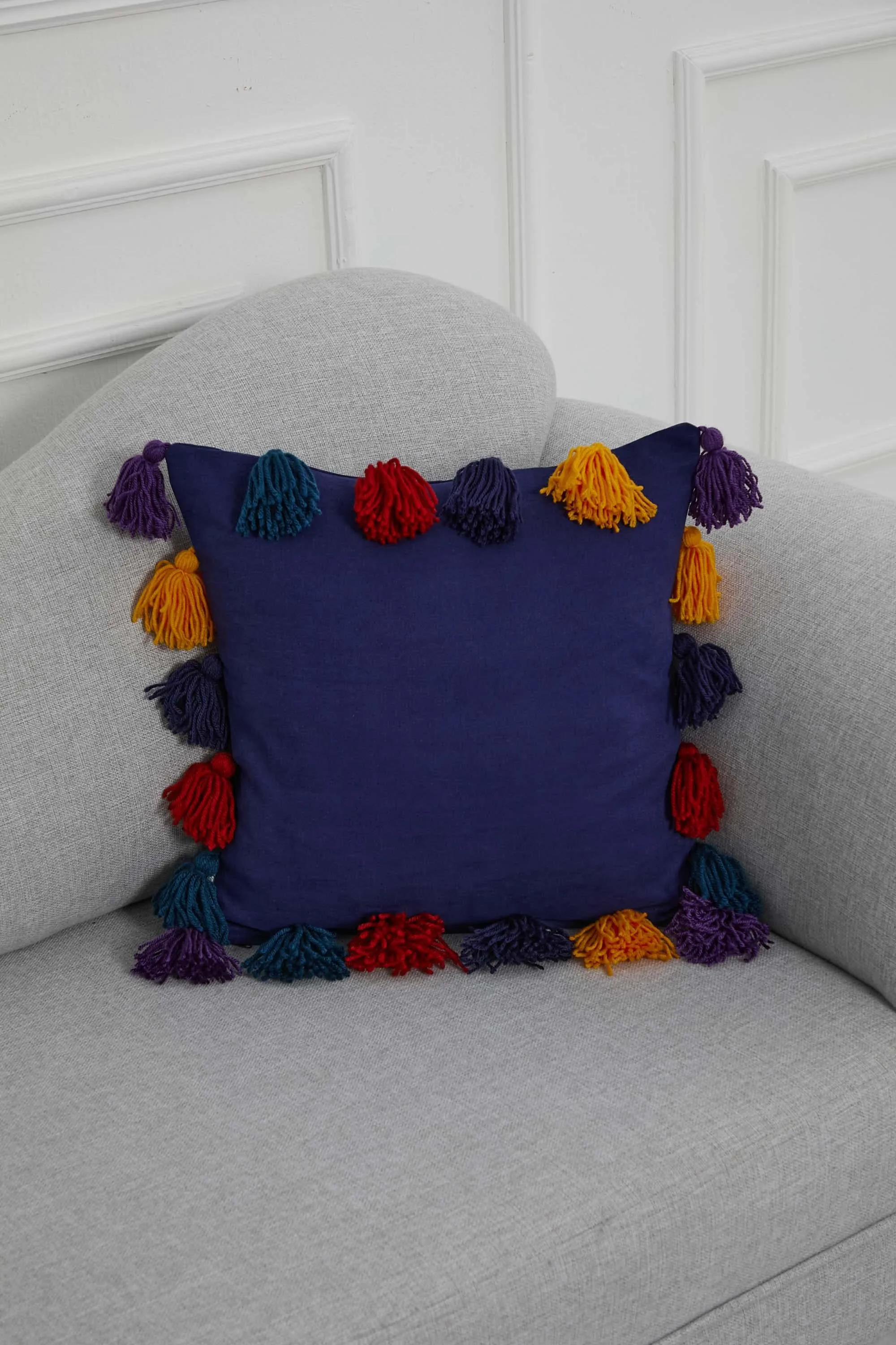 Boho Tasseled Throw Pillow Cover made from Knit Fabric, 18x18 Inches Elegant Throw Pillow Cover with Colourful Tassels on the Edges,K-280