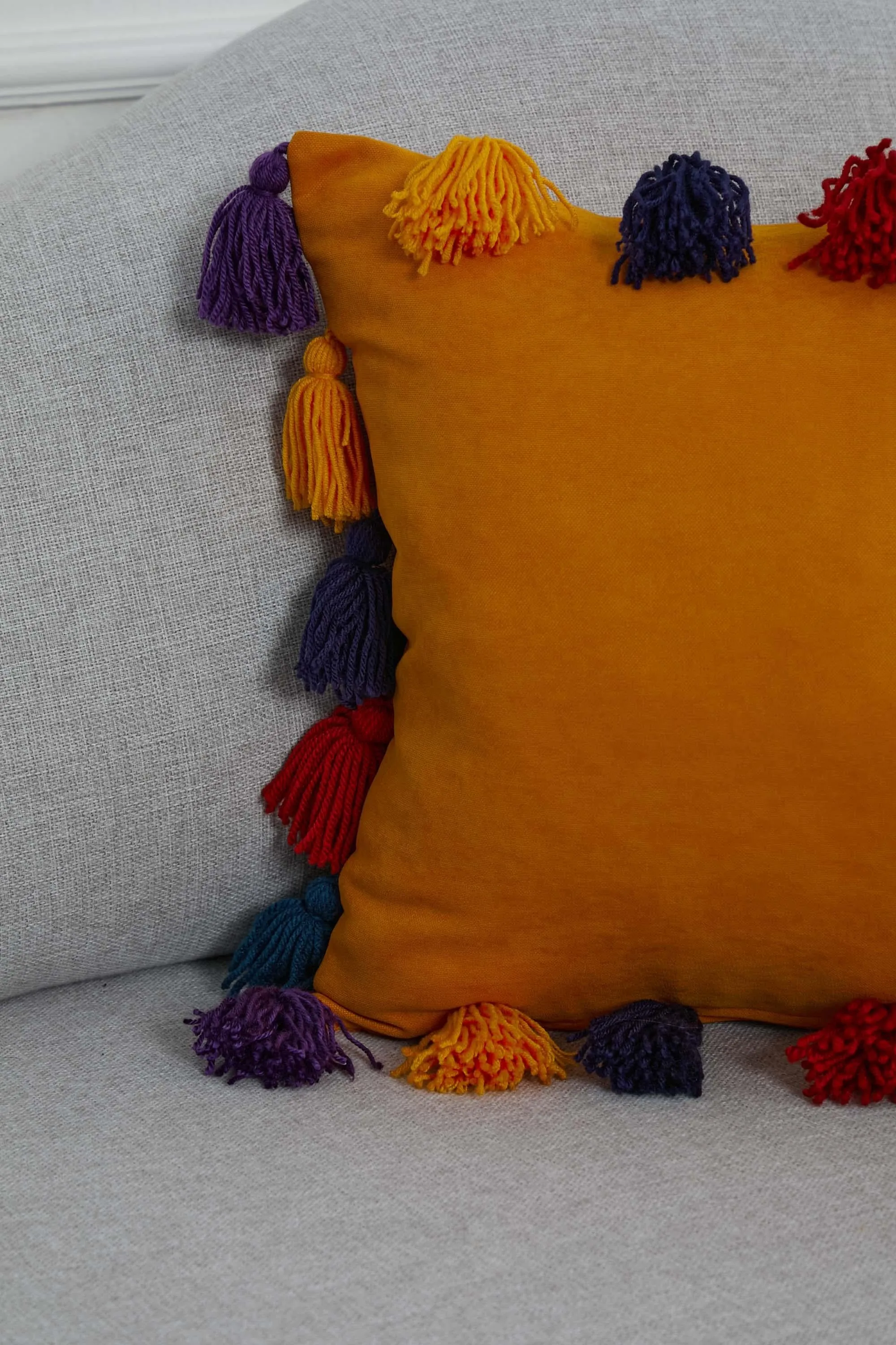 Boho Tasseled Throw Pillow Cover made from Knit Fabric, 18x18 Inches Elegant Throw Pillow Cover with Colourful Tassels on the Edges,K-280