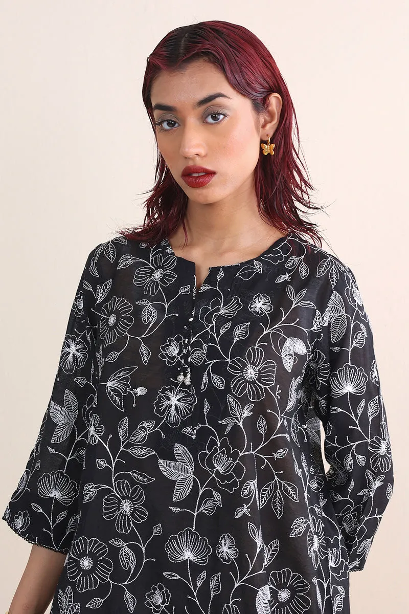 Fleur Amour Embroidered Kurta