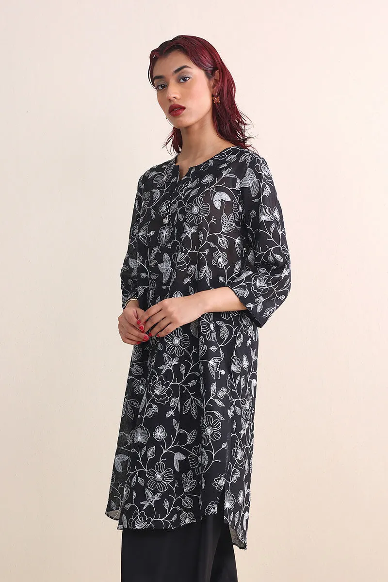 Fleur Amour Embroidered Kurta