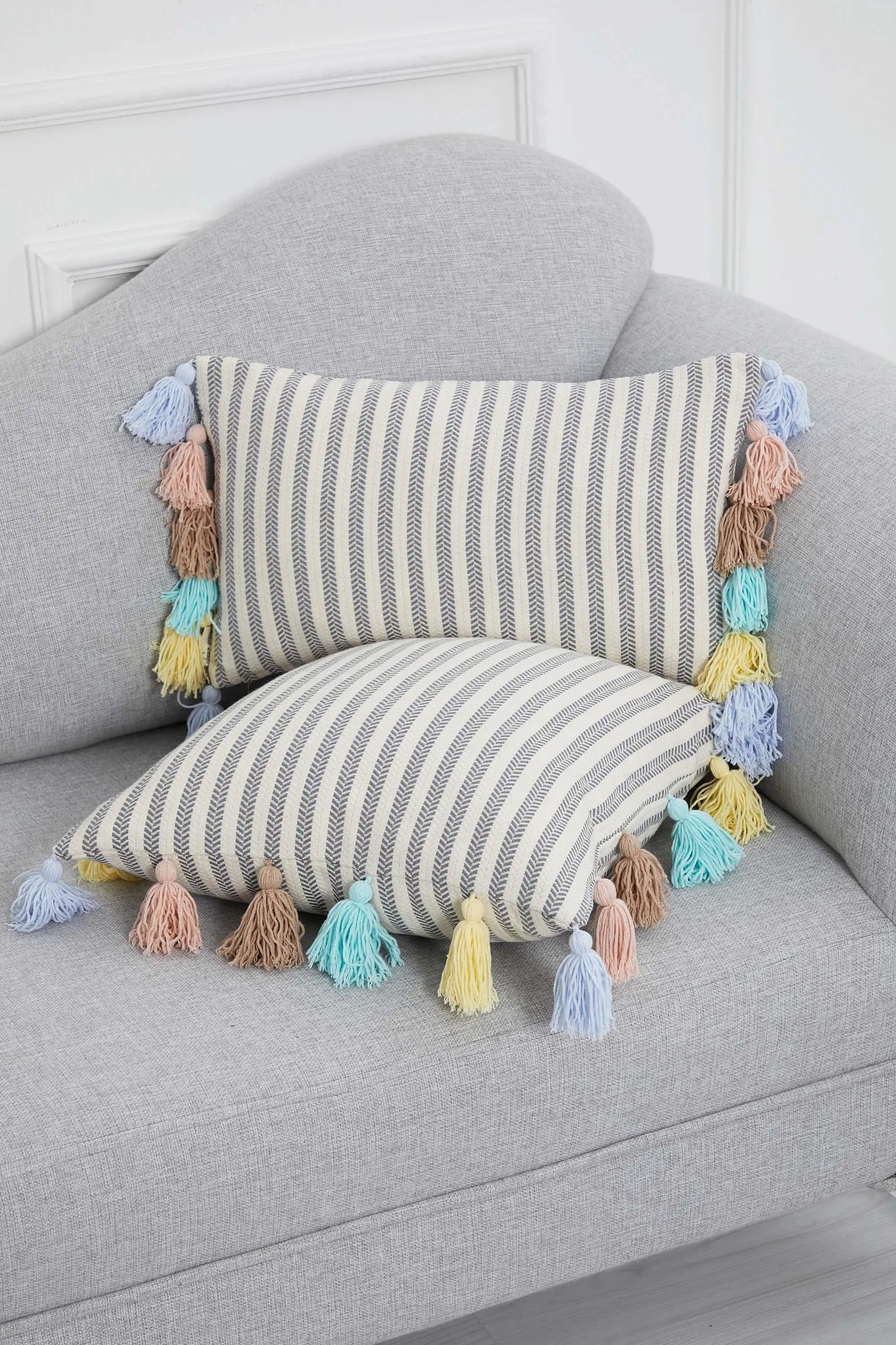 Striped-Patterned Pillow Cover with Plenty of Colourful Tassels on the Edges, 18x18 Inches Decorative Cushion Cover for Modern Home,K-272