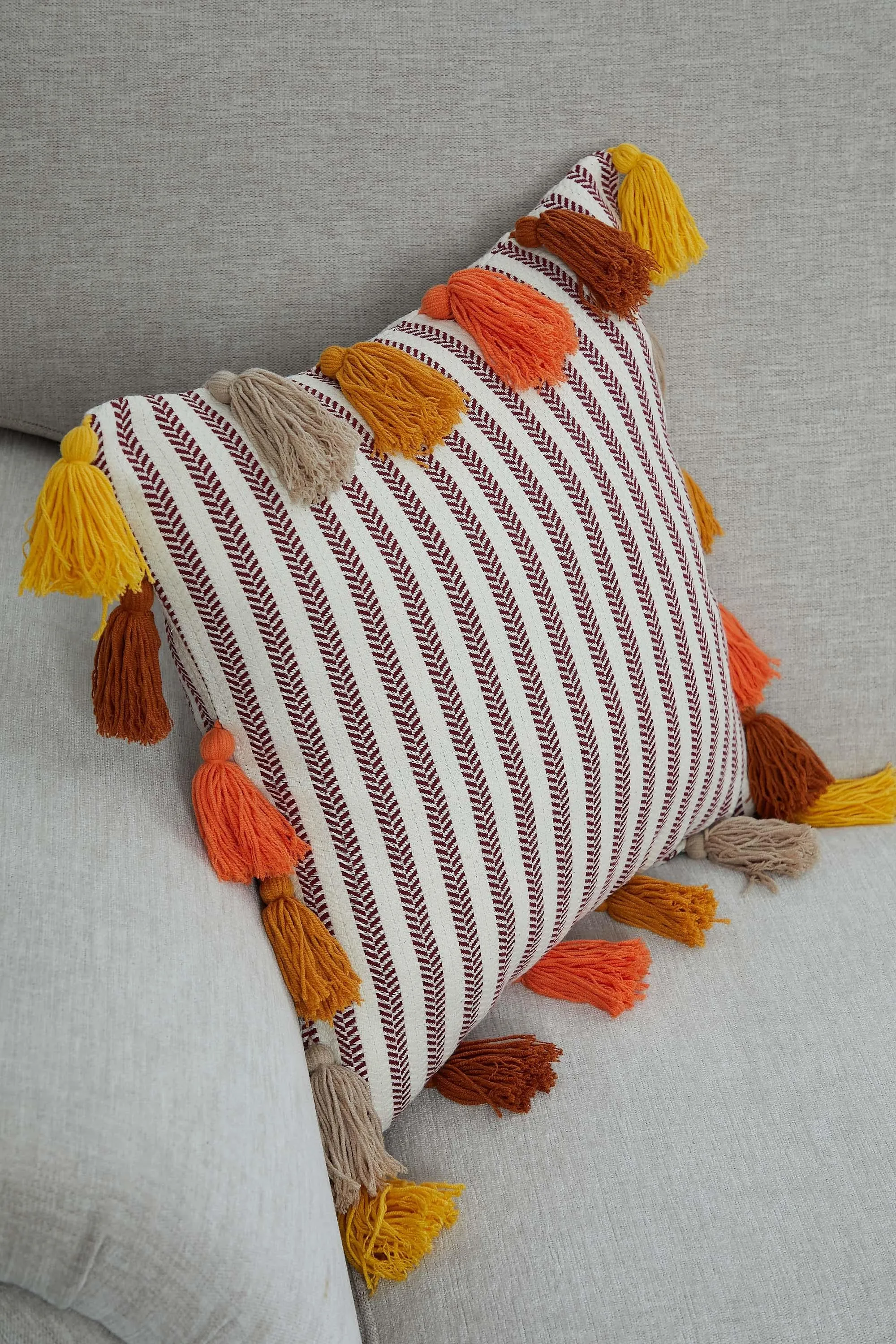 Striped-Patterned Pillow Cover with Plenty of Colourful Tassels on the Edges, 18x18 Inches Decorative Cushion Cover for Modern Home,K-272