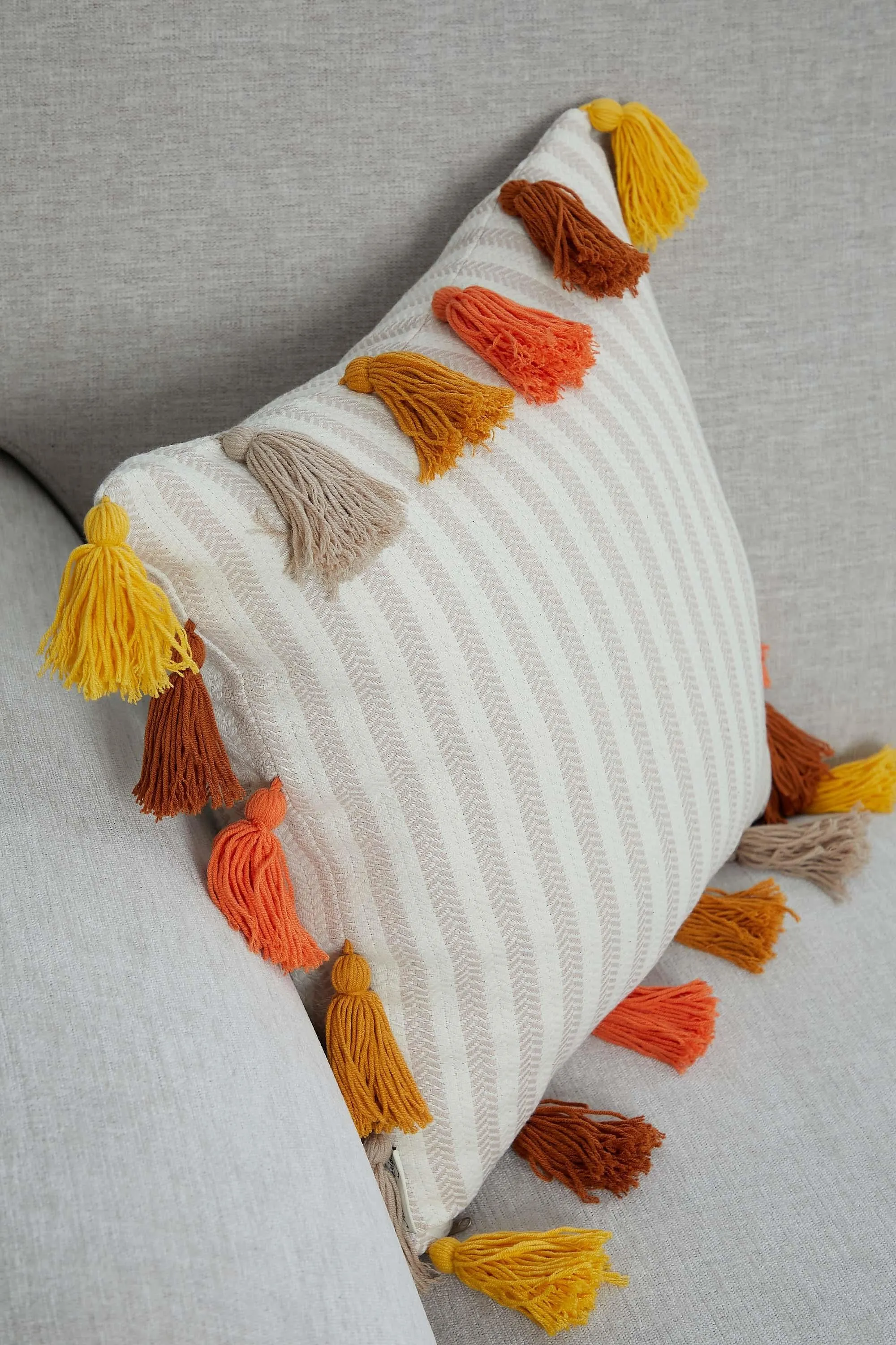 Striped-Patterned Pillow Cover with Plenty of Colourful Tassels on the Edges, 18x18 Inches Decorative Cushion Cover for Modern Home,K-272