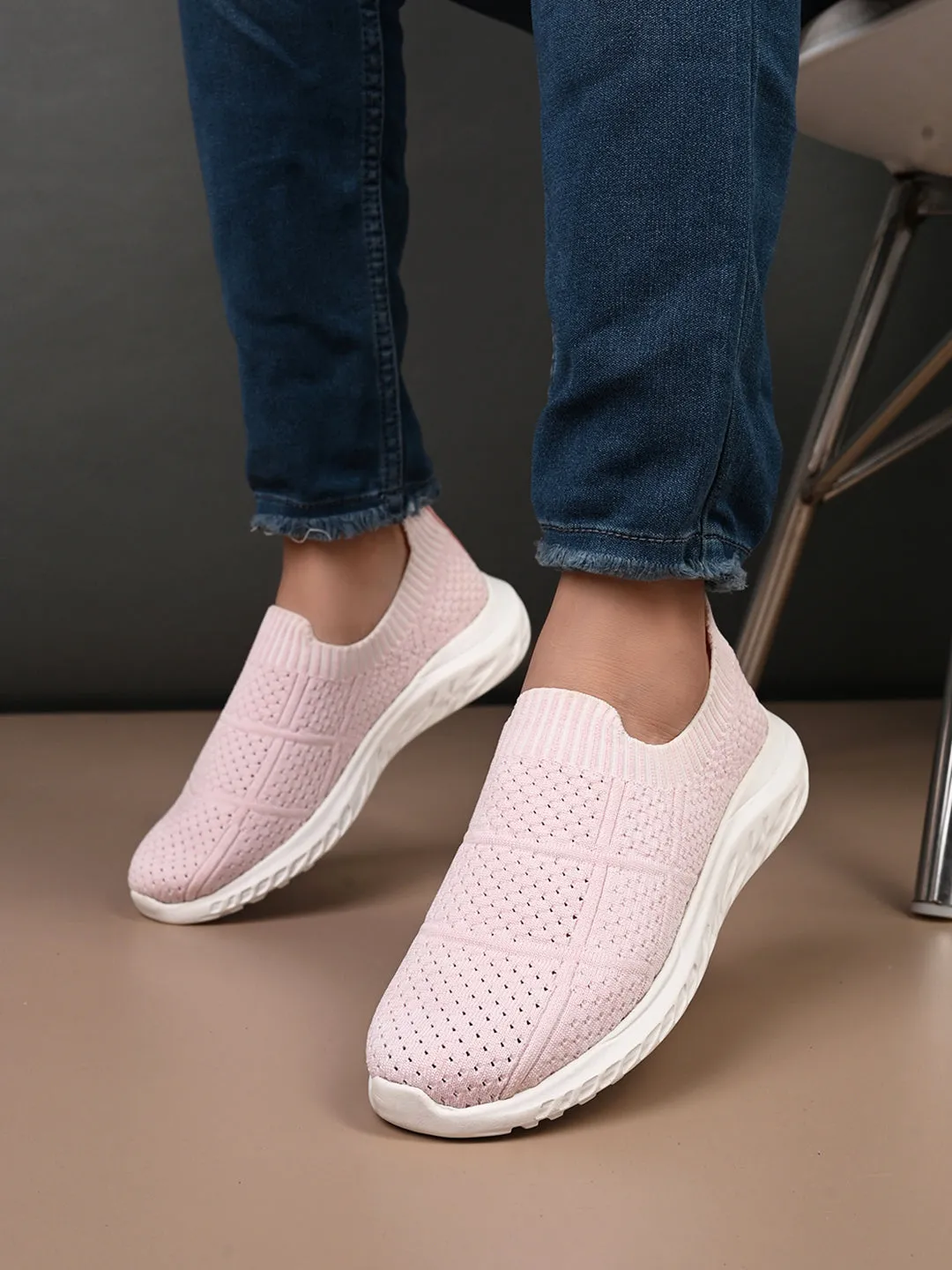 Women Round Toe Lightweight Sneakers